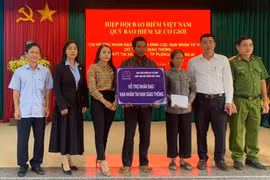 Hỗ trợ 135 triệu đồng cho gia đình có 3 nạn nhân tử vong do tai nạn giao thông ở xã Chư Á