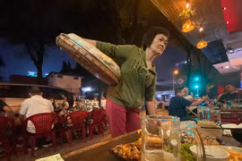 Sài Gòn đêm của Tám Bánh