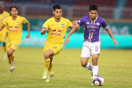 Chia điểm với Hà Nội FC, Hoàng Anh Gia Lai rớt khỏi tốp 5