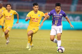 Chia điểm với Hà Nội FC, Hoàng Anh Gia Lai rớt khỏi tốp 5