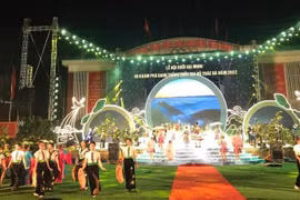 Lễ hội bưởi Đại Minh và khám phá danh thắng quốc gia hồ Thác Bà