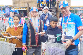 "Xe đạp kết nối yêu thương"