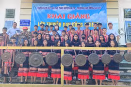 Ia Pa: 60 học sinh tham gia lớp truyền dạy cồng chiêng