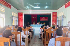 Tổ đại biểu HĐND tỉnh tiếp xúc cử tri thị xã Ayun Pa
