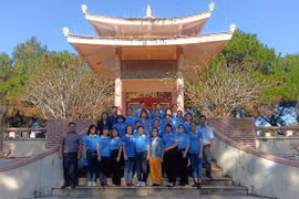 Hội Liên hiệp phụ nữ TP. Pleiku tổ chức hành trình về nguồn tại xã Gào