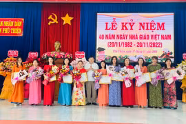 Phú Thiện khen thưởng 24 nhà giáo tiêu biểu xuất sắc trong sự nghiệp giáo dục và đào tạo