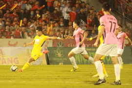 Minh Vương tỏa sáng giúp Hoàng Anh Gia Lai giành 1 điểm ở Hà Tĩnh