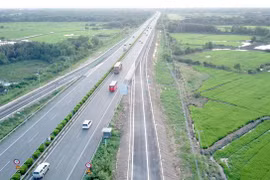 Chia 25 gói thầu trị giá từ 3.000-8.000 tỷ đồng để thực hiện cao tốc Bắc-Nam phía Đông