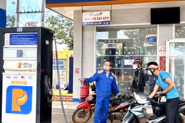 Chiều 21-11, giá xăng giảm nhẹ sau 4 lần tăng