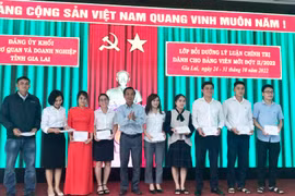 Đảng bộ Khối các Cơ quan và Doanh nghiệp tỉnh Gia Lai chú trọng giáo dục chính trị tư tưởng cho cán bộ, đảng viên