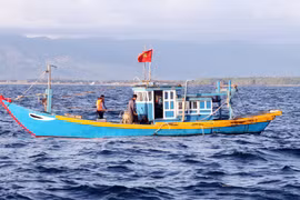 Sóng dội nơi vùng lộng