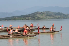 Khai mạc Hội đua thuyền độc mộc trên sông Pô Cô lần thứ III