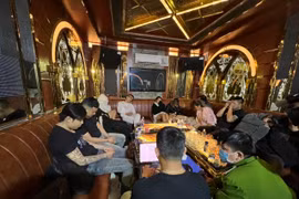 Đà Lạt: Nhóm nam, nữ mở tiệc ma túy mừng sinh nhật trong quán karaoke 'chui'