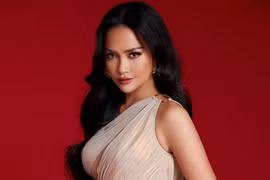 Ngọc Châu, Kim Duyên khoe sắc vóc nóng bỏng