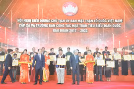 Gia Lai: 5 cán bộ Mặt trận cơ sở được Thủ tướng Chính phủ và Ủy ban Trung ương MTTQ Việt Nam tặng bằng khen