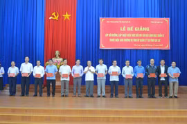 Gia Lai bế giảng lớp bồi dưỡng, cập nhật kiến thức đối với cán bộ lãnh đạo, quản lý