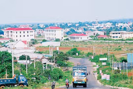 Tập trung xây dựng Chư Prông giàu mạnh