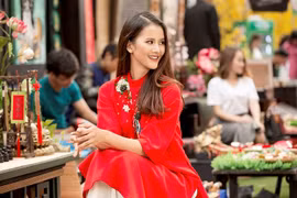 Quán quân Next Top Ngọc Châu, Hương Ly bất ngờ hóa "Cô Ba Sài Gòn"