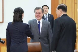 Em gái ông Kim Jong-un diện kiến Tổng thống Moon Jae-in