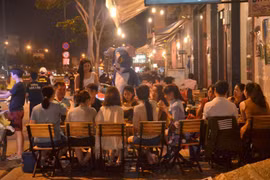 Những sinh viên xa nhà