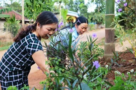 Về thăm thôn "Phụ nữ kiểu mẫu"