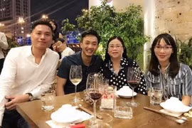 Lộ ảnh Cường Đô la thân thiết với mẹ của Đàm Thu Trang