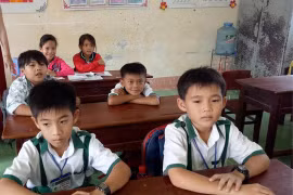 Học sinh lớp 3 trả lại điện thoại và 44 triệu đồng nhặt được