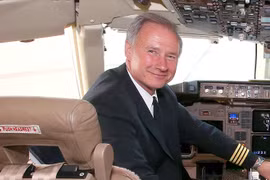 Chân dung phi công riêng của ông Trump