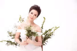 Ngỡ ngàng trước vẻ đẹp không tuổi của MC Thanh Mai