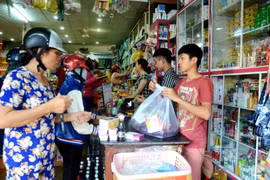 Nhộn nhịp thị trường Tết vùng biên