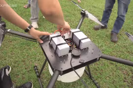 Thầy giáo chế tạo máy bay điều khiển phun thuốc trừ sâu