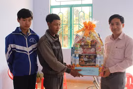 Tết của trò nghèo