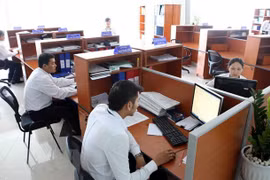 Rà soát, hoàn thiện thể chế về quản lý cán bộ công chức, viên chức