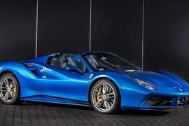 Xe độ nội thất tuyệt đẹp dành cho Ferrari 488 Spider