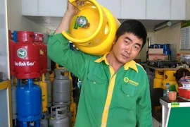 Giá gas tăng 9.000 đồng/bình 12 kg