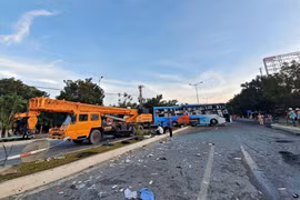 Khánh Hòa:Hai xe khách tông nhau kinh hoàng,40 người nhập viện,1 người chết