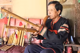 Người giữ hồn nhạc cụ dân tộc Ê Đê