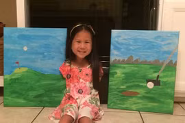 Bé gái không tay gốc Việt vẽ tranh ở Mỹ