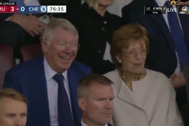 Sir Alex cười mãn nguyện khi nhìn MU vùi dập Chelsea