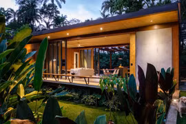 Ngôi nhà gỗ tuyệt đẹp giữa thiên nhiên xanh tươi