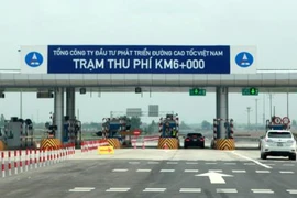 Bộ GTVT 'nhờ' chỉ đạo VEC thu phí không dừng: Lạ quá