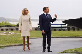 Đệ nhất phu nhân Pháp tốn hơn 400 triệu đồng cho váy áo 3 ngày dự G7