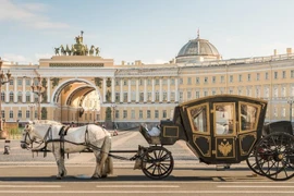 7 cung điện hoàng gia đưa bạn về giấc mơ cổ tích