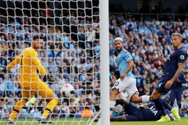 Man City mất ngôi đầu: Báo Anh lo cho nhà vua,ca ngợi VAR thần kỳ