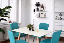 Bàn ăn nhỏ tạo điểm nhấn siêu xinh cho không gian nhà phố