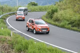 Lái xe đường đèo núi, tài xế ôtô cần chú ý những gì?