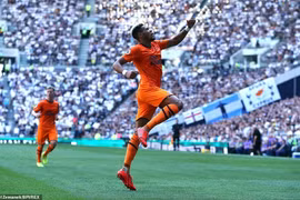 Tottenham bất ngờ thua Newcastle trên sân nhà