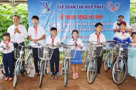 Gia Lai: "Tiếp sức cho em đến trường" nhân năm học mới