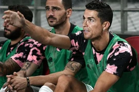 Ronaldo bị khiếu nại tội lừa đảo ở Hàn Quốc