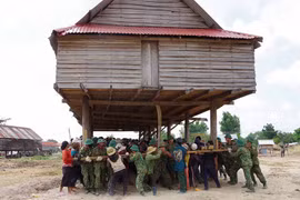 Hoàn thành giai đoạn I việc di dời làng Trớ